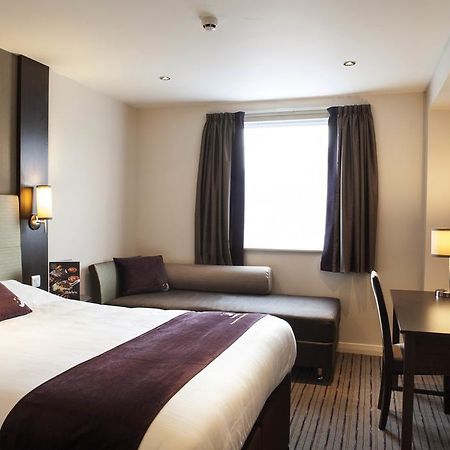 Premier Inn Stevenage Central Zewnętrze zdjęcie