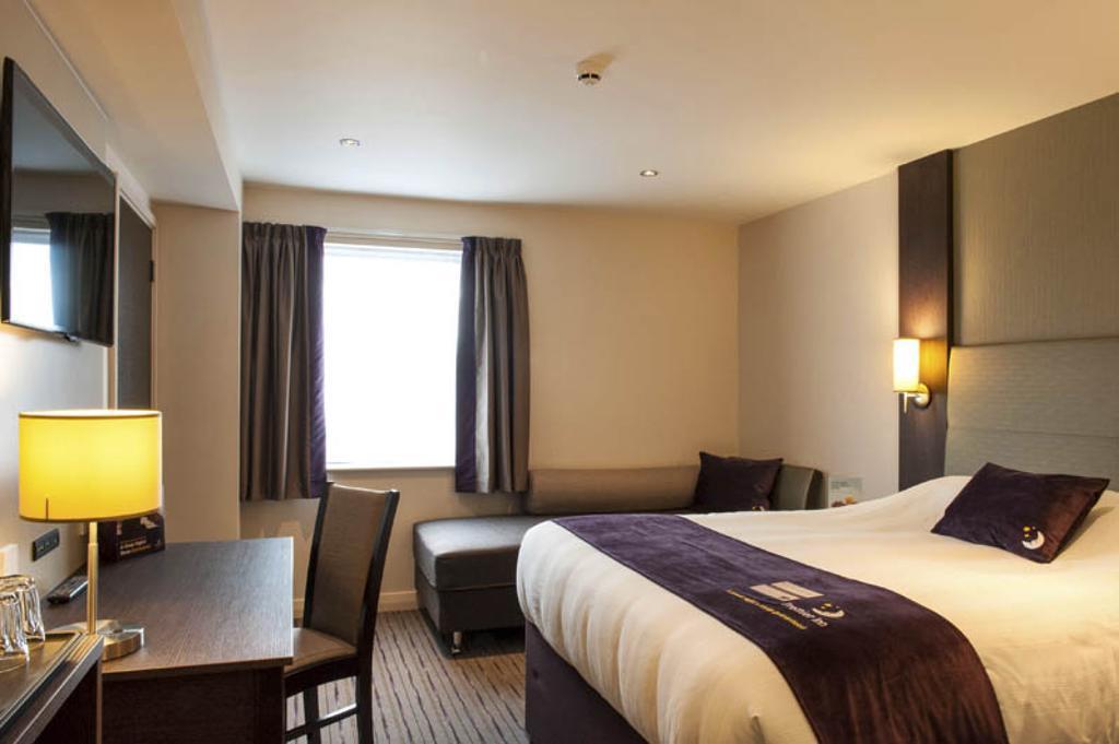 Premier Inn Stevenage Central Zewnętrze zdjęcie