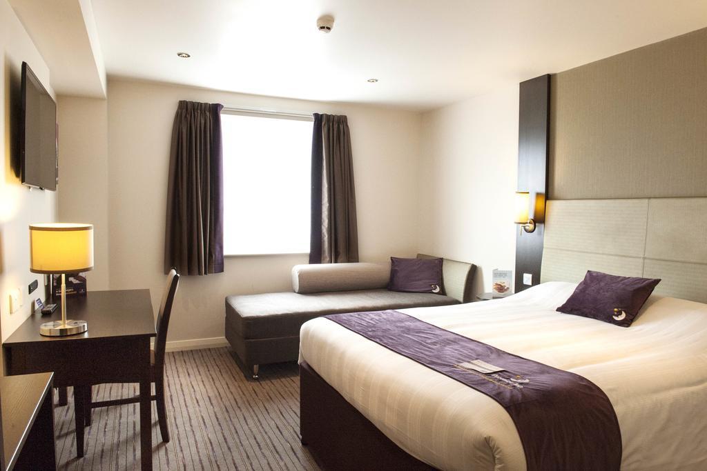 Premier Inn Stevenage Central Zewnętrze zdjęcie