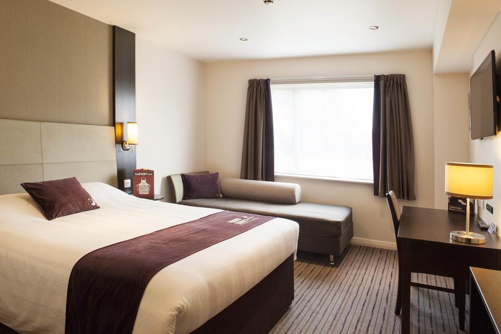 Premier Inn Stevenage Central Zewnętrze zdjęcie