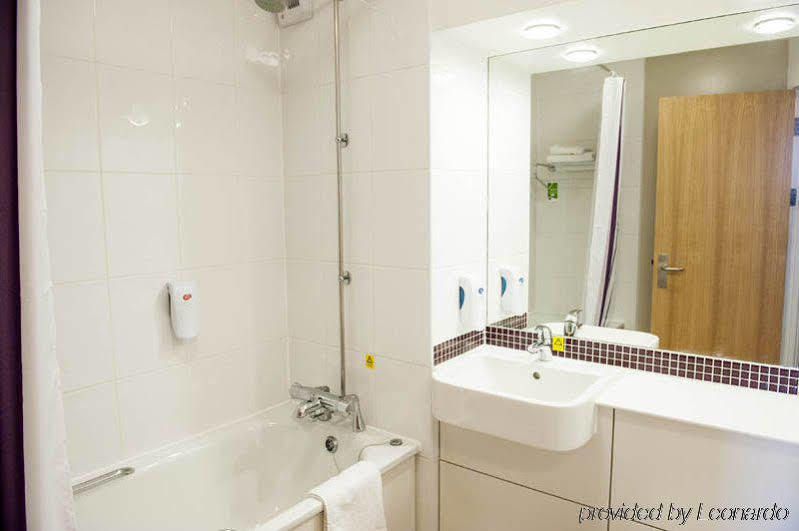 Premier Inn Stevenage Central Zewnętrze zdjęcie